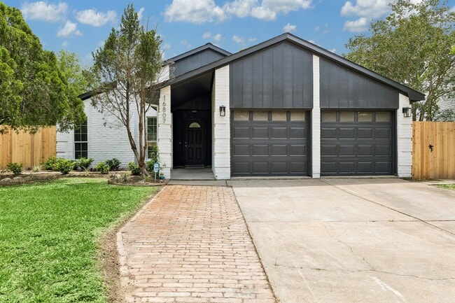 16807 Forthloch Ct