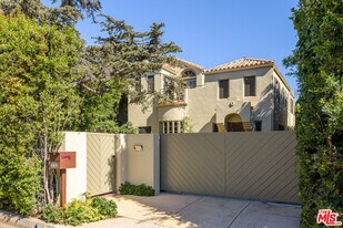332 S Anita Ave in Los Angeles, CA - Building Photo