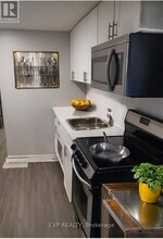 70 Victoria Ave S in Hamilton, ON - Building Photo - Building Photo