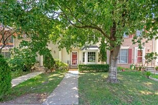 5708 Belcher Farm Dr in Centreville, VA - Building Photo