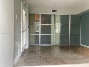 1331 Lincoln Rd, Unit 403 in Miami Beach, FL - Building Photo - Building Photo