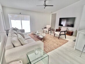 1217 Majesty Terrace in Weston, FL - Building Photo - Building Photo