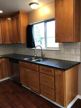 309 N 10th St in Selah, WA - Building Photo - Building Photo
