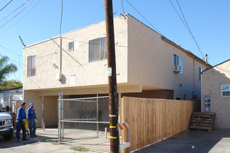 3859 Wilson Ave in San Diego, CA - Foto de edificio - Building Photo