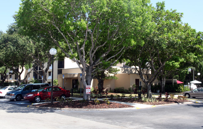 Casa Santa Marta I in Sarasota, FL - Foto de edificio - Building Photo