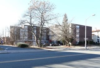 Stuart Apartments in Hartford, CT - Foto de edificio - Building Photo