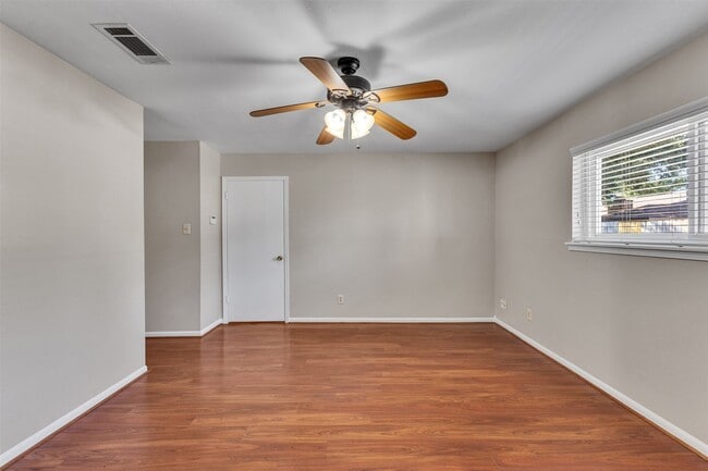 8318 Amurwood Dr in Tomball, TX - Building Photo - Building Photo