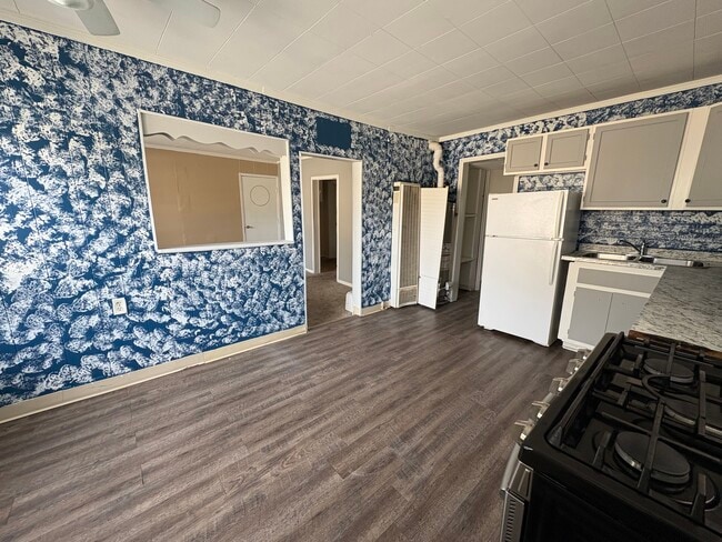 5715 W Mitchell St in West Allis, WI - Foto de edificio - Building Photo