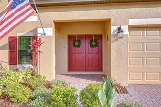19533 Whispering Brook Dr in Tampa, FL - Building Photo - Building Photo