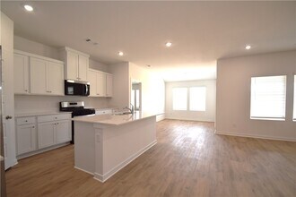 557 Colorado St in Farmington, AR - Building Photo - Building Photo