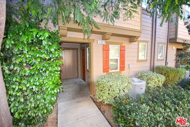 14107 W Birch Ln in Los Angeles, CA - Building Photo - Building Photo