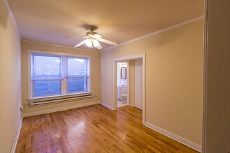 515 W Melrose St, Unit A05C in Chicago, IL - Foto de edificio - Building Photo