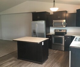1224 S Beach Way in West Fargo, ND - Building Photo - Building Photo
