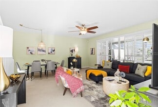 1949 Burgos Dr in Sarasota, FL - Building Photo - Building Photo