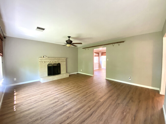 2460 Crystal Springs Ave in Merced, CA - Building Photo - Building Photo