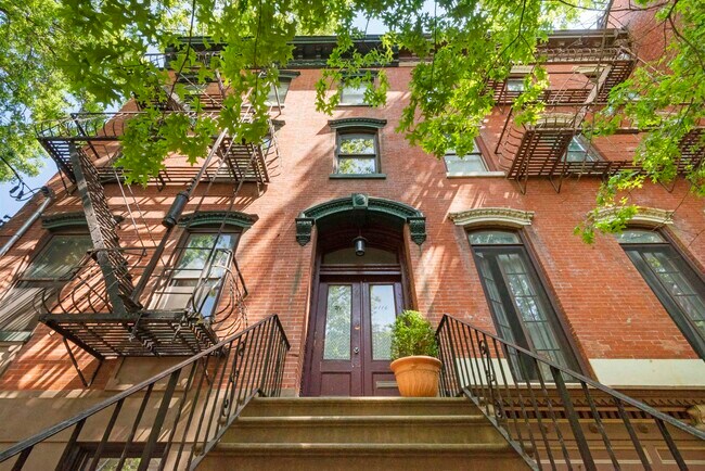 116 Morris St in Jersey City, NJ - Building Photo - Building Photo