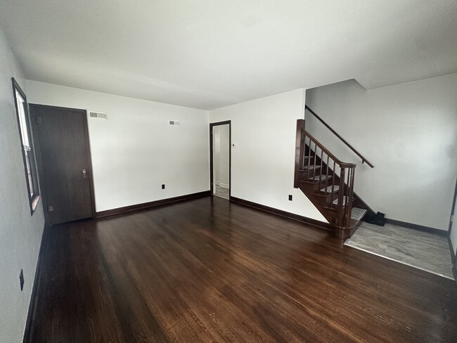 property at 2622 Linden Ave