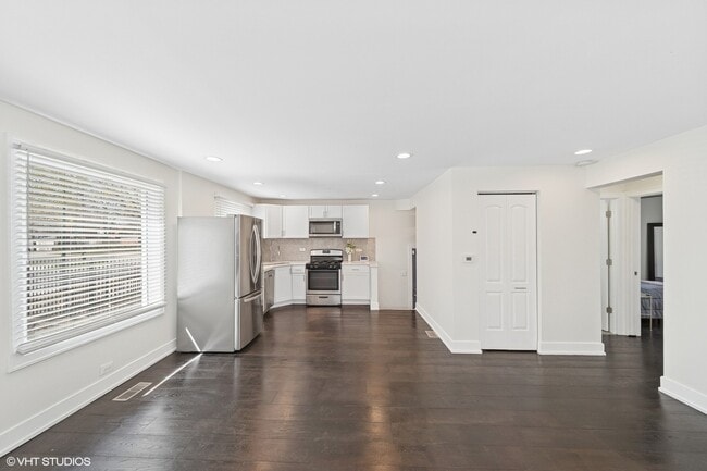 10005 S Calhoun Ave in Chicago, IL - Building Photo - Building Photo