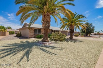 17615 N Whispering Oaks Dr in Sun City, AZ - Building Photo - Building Photo