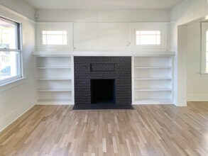 1386 W 38th St, Unit 1386 in Los Angeles, CA - Foto de edificio - Building Photo