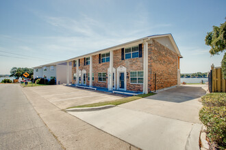 115 W Doyle St in Granbury, TX - Building Photo - Primary Photo