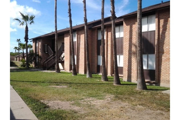 Peak Bay Apartments & Condos in Laguna Vista, TX - Foto de edificio - Building Photo