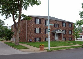 5625 S Grand Blvd Apartments