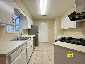 148 Meadowbrook Ct in Niceville, FL - Building Photo - Building Photo