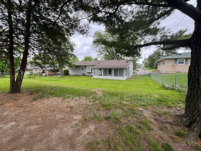 601 Wilshire Dr in Middletown, OH - Building Photo - Building Photo