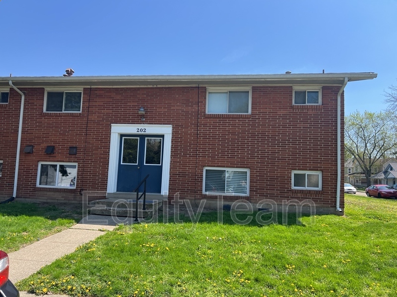 202 N 10th St in Miamisburg, OH - Foto de edificio