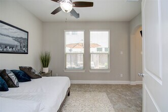 2015 Royal Landing Dr in Houston, TX - Building Photo - Building Photo