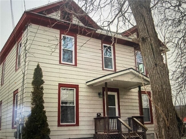 7 Wells Ave