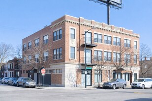 2340 W Montana St in Chicago, IL - Building Photo