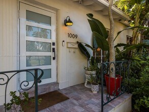 1009 NW 11th Ct in Miami, FL - Building Photo - Building Photo