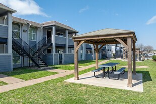 Silver Star Apartments in Houston, TX - Building Photo