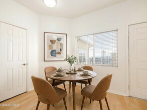 1256 E Main St in Ventura, CA - Building Photo - Building Photo