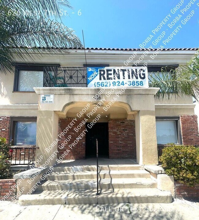626 W 7th St in Los Angeles, CA - Building Photo