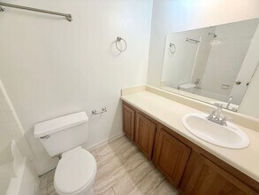 6101 Lake Joanne Dr in Pensacola, FL - Building Photo - Building Photo
