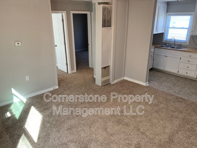 8195 Center Dr in De Soto, KS - Building Photo - Building Photo