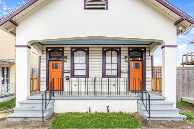 property at 2120-2122 New Orleans St