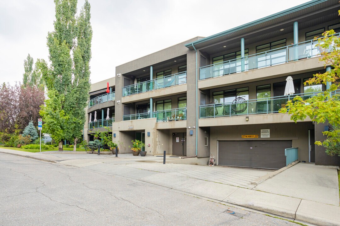 Parkhill in Calgary, AB - Building Photo
