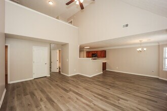 41 St Charles Pl in Sharpsburg, GA - Foto de edificio - Building Photo