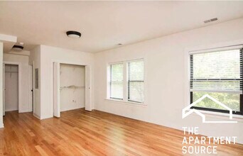 2203 W Eastwood Ave in Chicago, IL - Building Photo - Building Photo