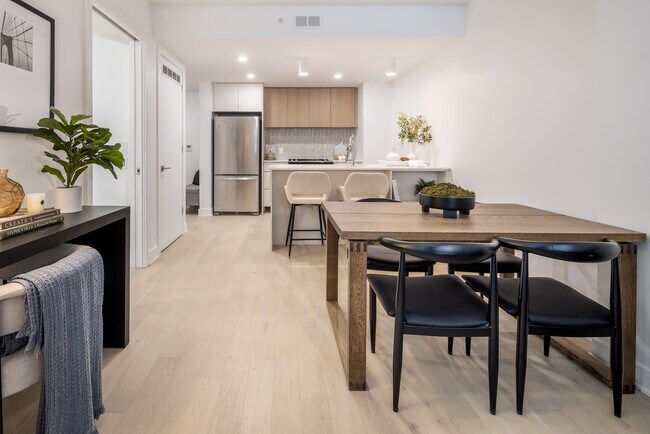 1200 Mackay in Montréal, QC - Building Photo - Interior Photo