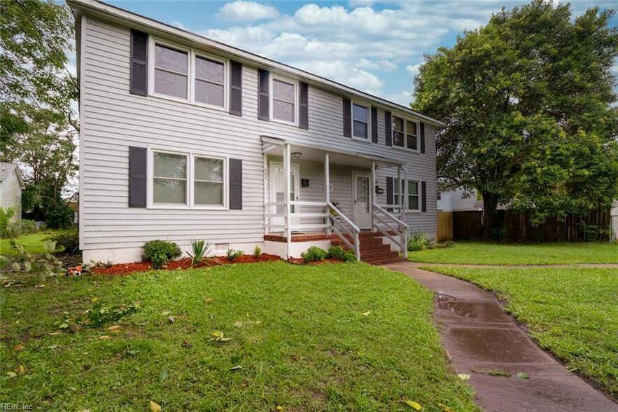 327 Settlers Landing Rd in Hampton, VA - Building Photo