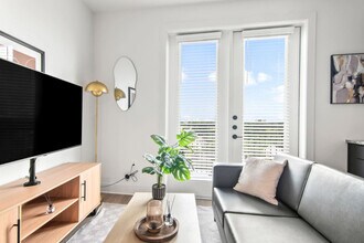 714 Richmond Ave in Houston, TX - Building Photo - Building Photo