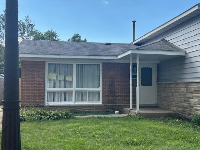 15234 Millard Ave in Midlothian, IL - Building Photo