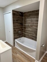 1155 Maple St, Unit 2F in Wyandotte, MI - Building Photo - Building Photo