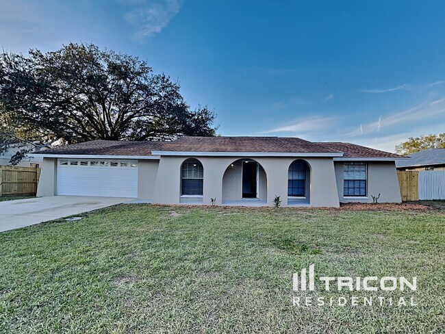 816 Granite Rd in Brandon, FL - Building Photo - Building Photo