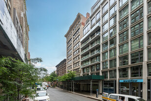 147 W 22nd St in New York, NY - Foto de edificio - Building Photo